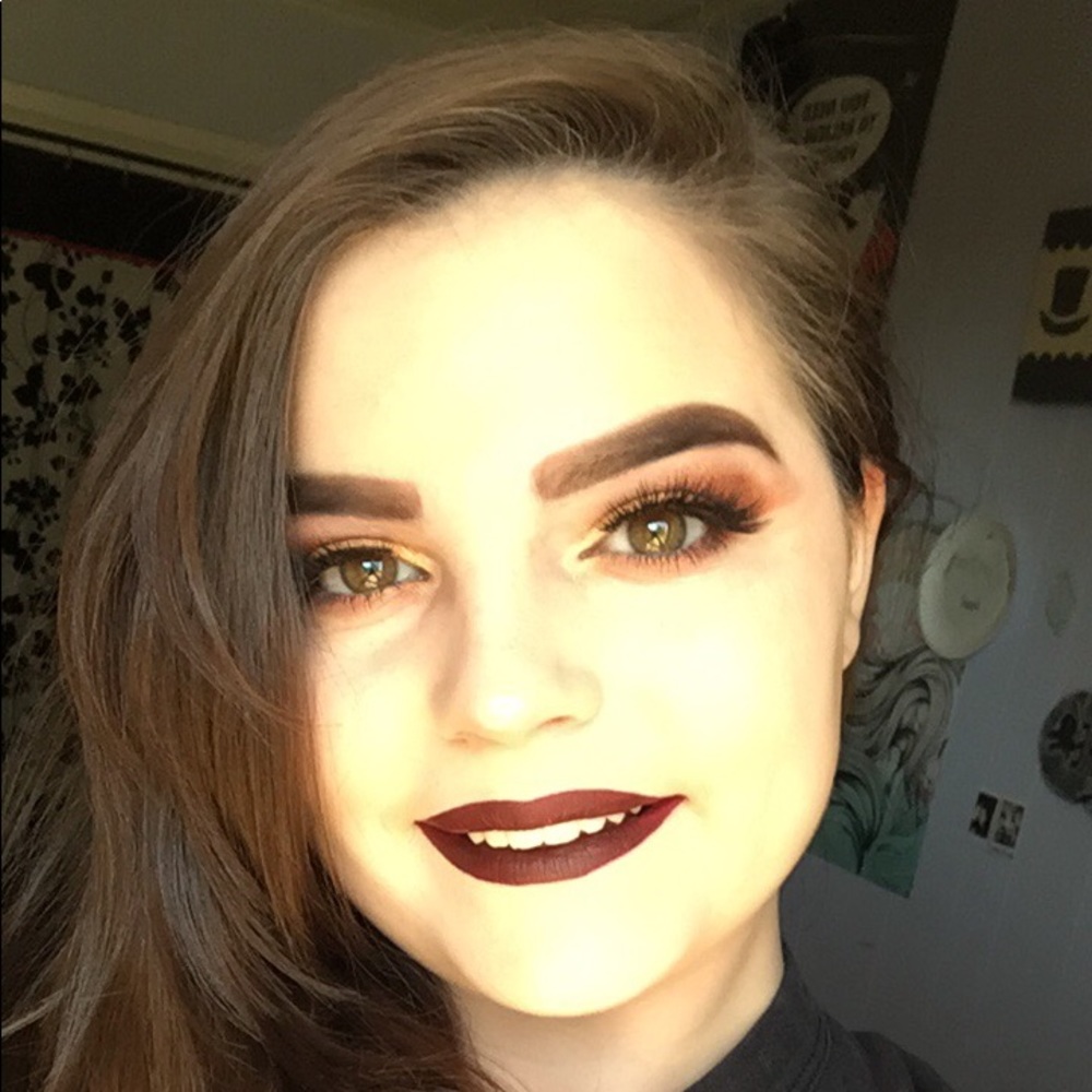 Meet your Posher, Courtney